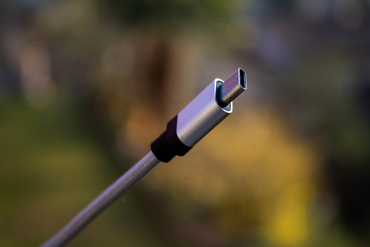 Apple’s New iPad Port Adds to USB-C Mess